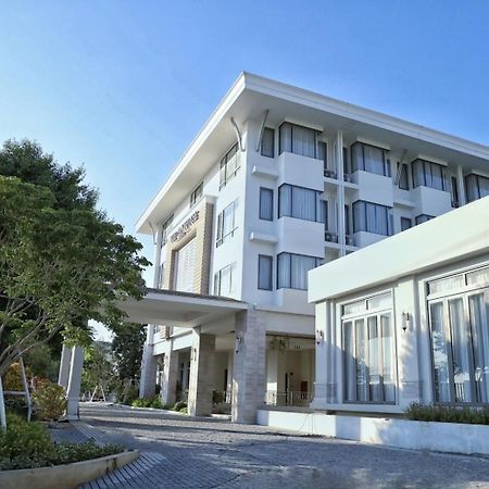 The Navy House Hotel Sattahip Exterior photo