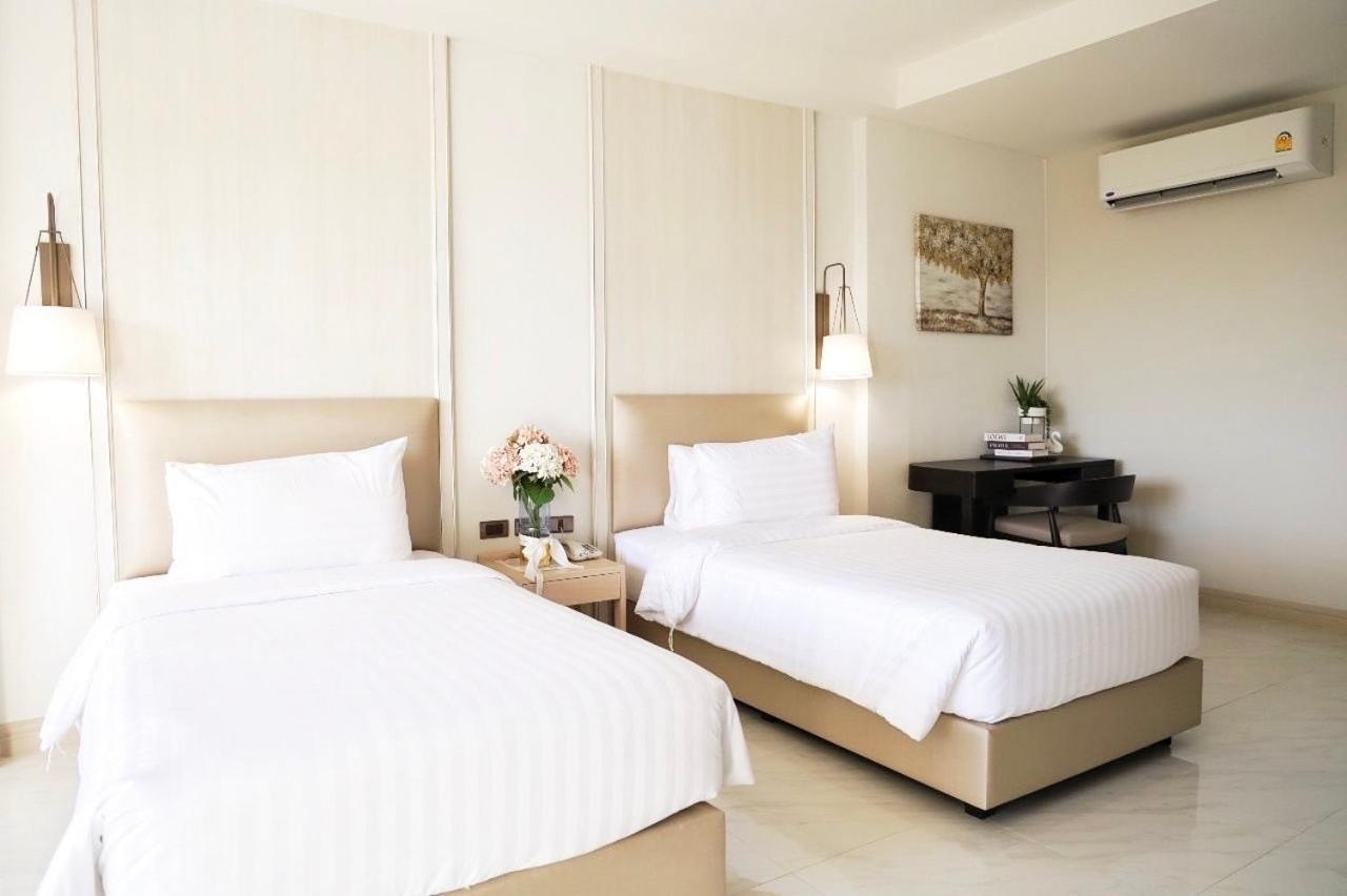 The Navy House Hotel Sattahip Exterior photo