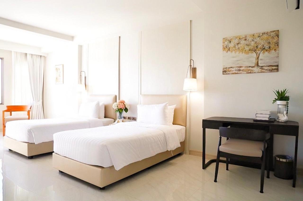 The Navy House Hotel Sattahip Exterior photo